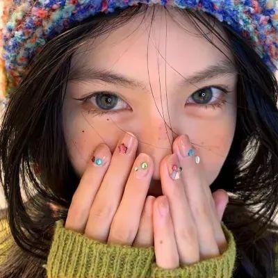 丹妮尔·凯布尔：目击者 封面
